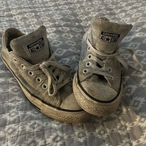 Size 8 Converse One Stars